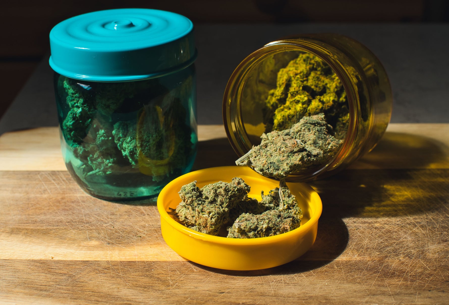 How strong are dabs compared to flower?